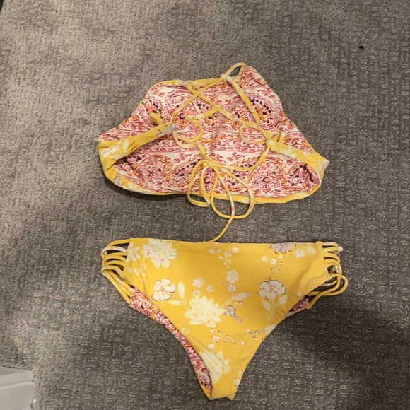 BILLABONG reversible halter bikini - Picture 2 of 2